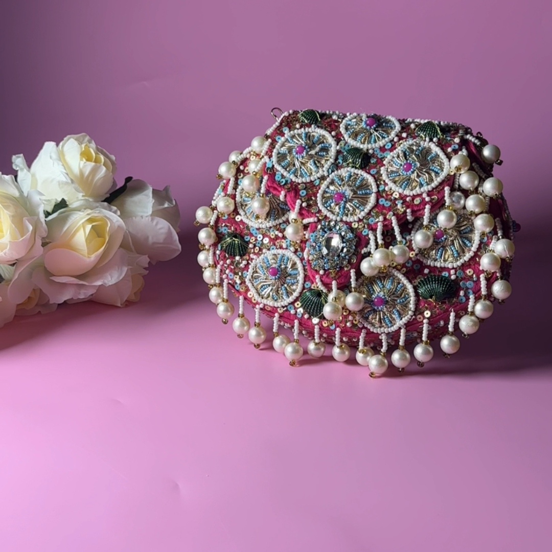 Royal Riwaayat Pearl Clutch - Image 2
